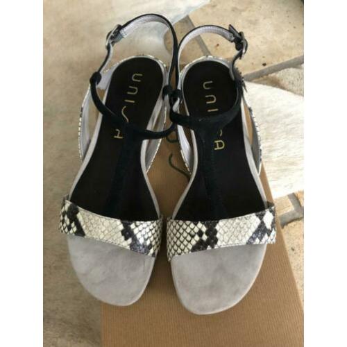 Unisa sandalen slangenprint maat 38 in nieuwstaat