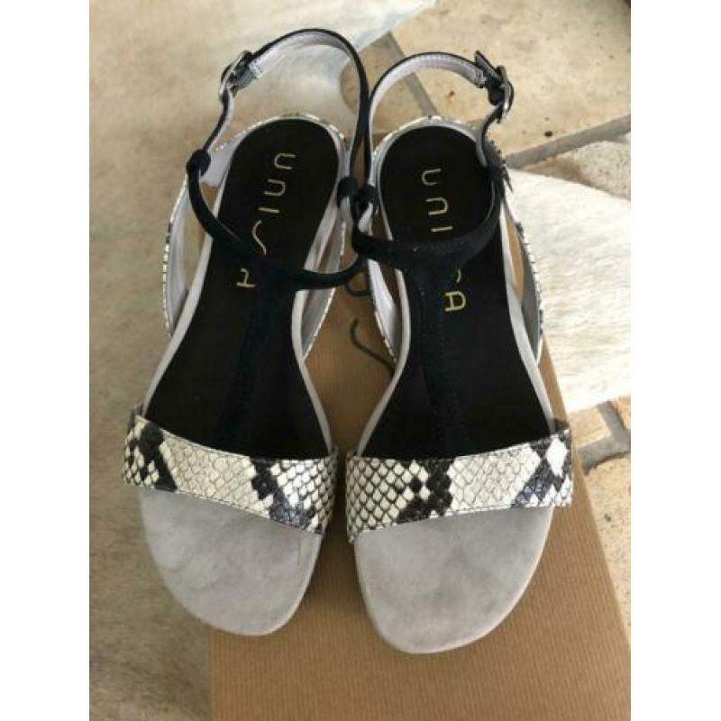 Unisa sandalen slangenprint maat 38 in nieuwstaat