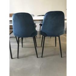 2 nieuwe eetkamerstoelen in velours van Vestbjerg