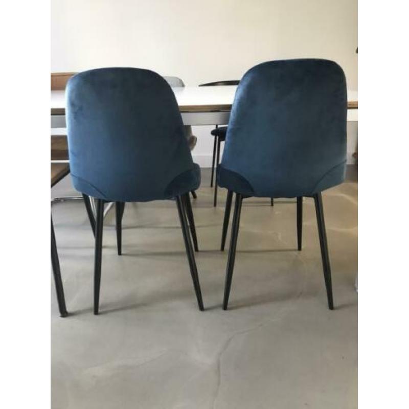 2 nieuwe eetkamerstoelen in velours van Vestbjerg