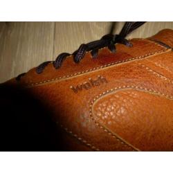 2 pr sneakers van WALSH Bolton England mt.(42)totaal 60 euro