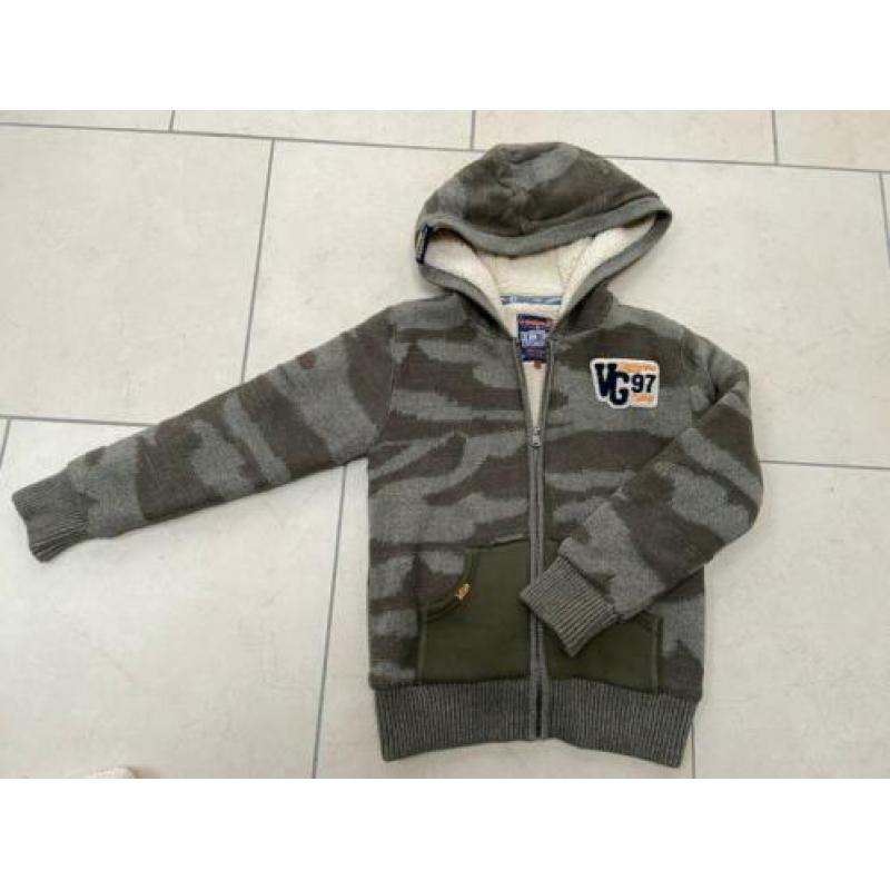 2x mooie Vingino vest teddyvoering maat 10