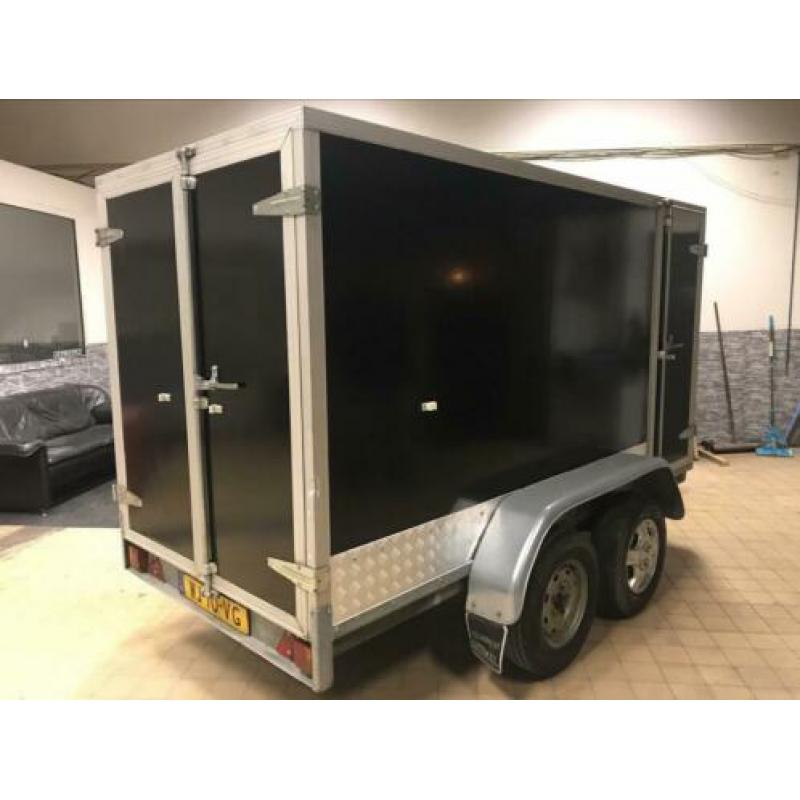 Gesloten dichte aanhanger aanhangwagen
