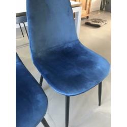 2 nieuwe eetkamerstoelen in velours van Vestbjerg