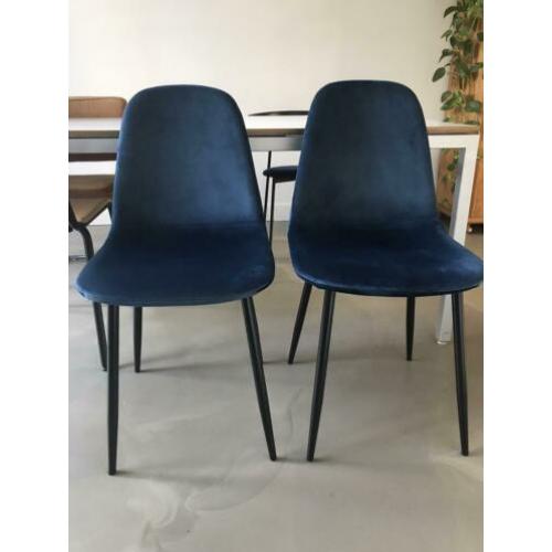 2 nieuwe eetkamerstoelen in velours van Vestbjerg