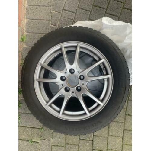 Velgen met winterbanden Mercedes A W176/CLA W117