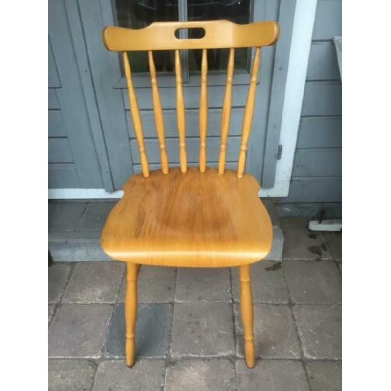 Retro en vintage stoelen, spijlenstoelen, caféstoelen!