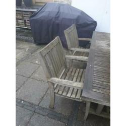 Hardhouten tuinset bank en twee stoelen