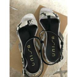 Unisa sandalen slangenprint maat 38 in nieuwstaat