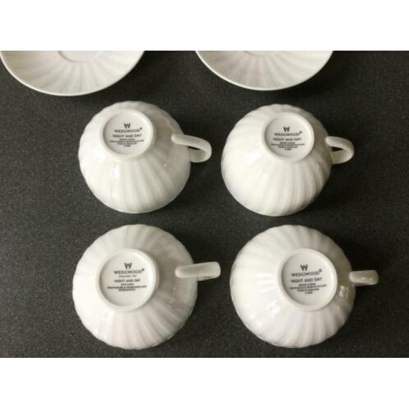 Wedgwood Night and Day Cappuccino kop en schotels (4)