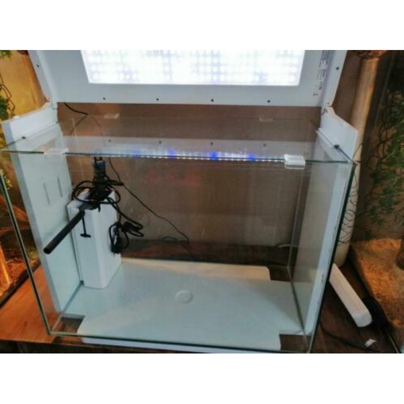 Heel mooi design aquarium te koop.