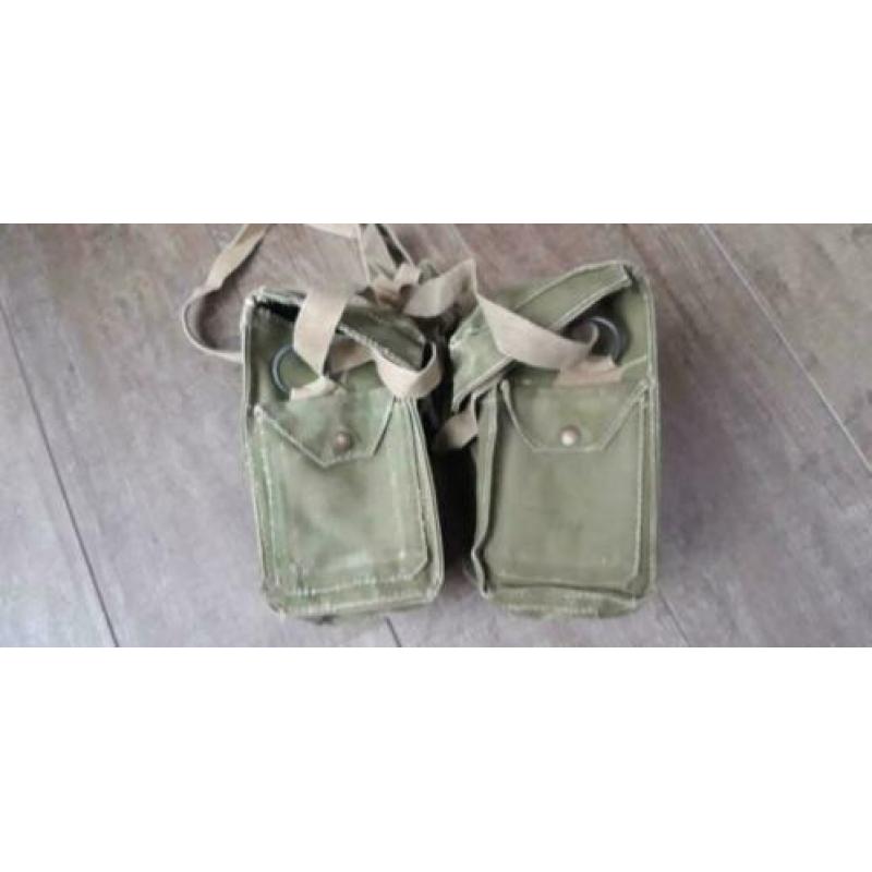 2x Engelse light Gasmasker tassen WO2 ????