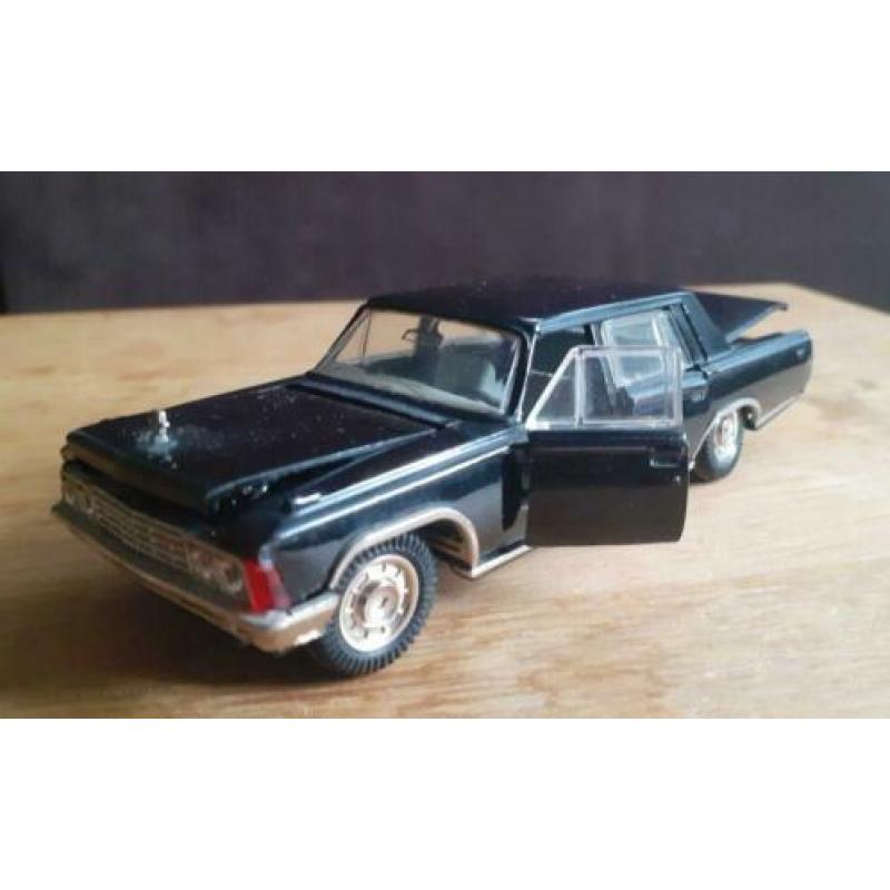 Zil miniatuur auto