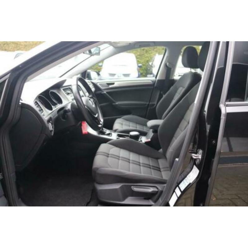 Volkswagen Golf 1.0 TSI Business Edition Connected 50 procen