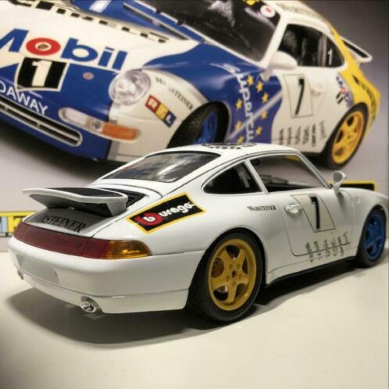 Porsche 911 Carrera racing Bburago 1:18