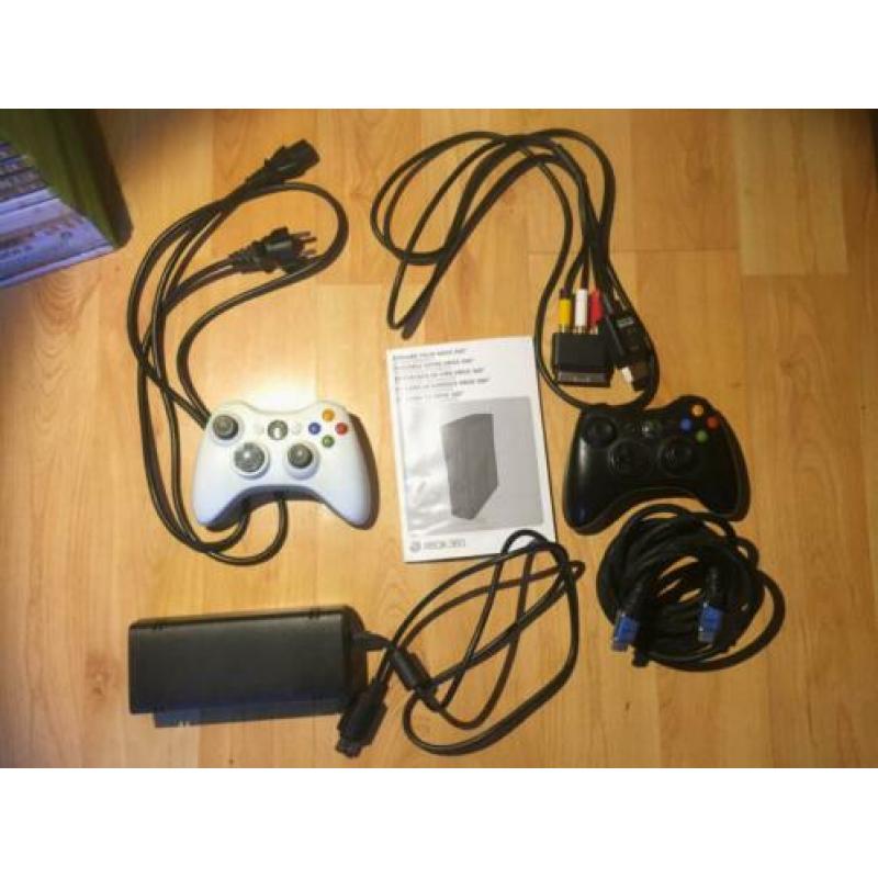 Xbox 360 Slim 250 GB | 2 controllers + 27 spellen