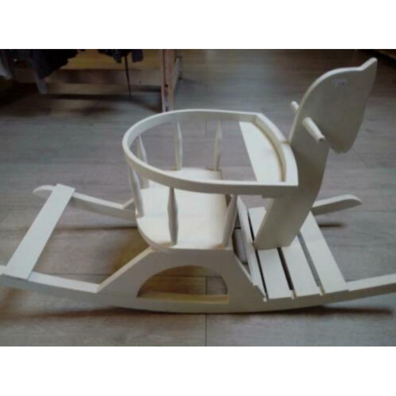 Houten hobbelpaard wit