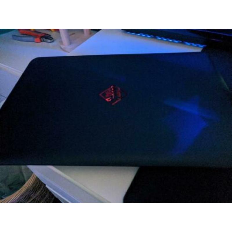 HP Omen 15-ax025nd