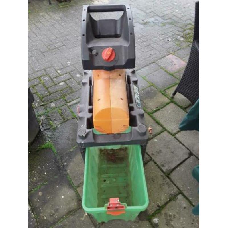 Takken versnipperaar Flymo 2500