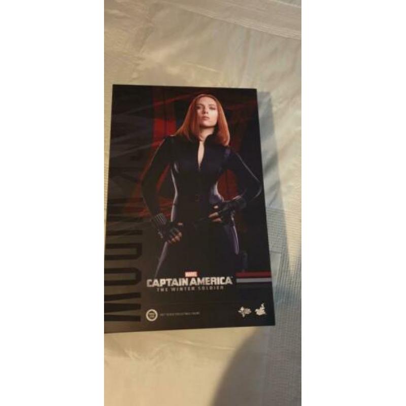 Hot Toy Captain America NRFB