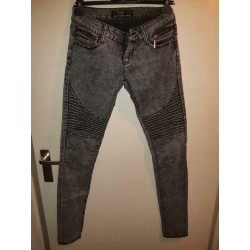 Leuke grijze broek