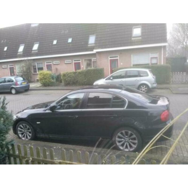 BMW 3-Serie 2.0 I 318 105KW 2009 Zwart