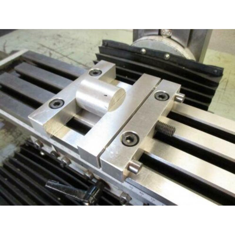 Freesbank - Freesmachine - Frees / boor combinatie