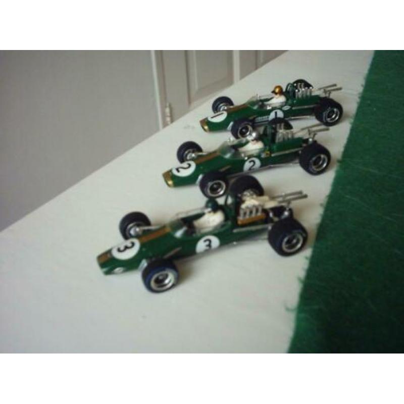 3 X BRABHAM BT 24 in schaal 1:43 van QUARTO.