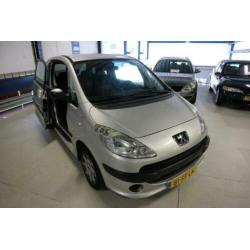 Peugeot 1007 1.4 Urban 55.000KM NAP AANTOONBAAR ! ! !