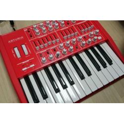 Arturia MiniBrute RED Edition compleet in doos!