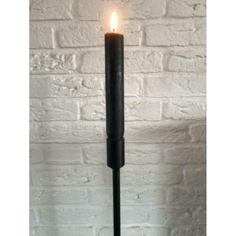 Stoere lange vloer kandelaar