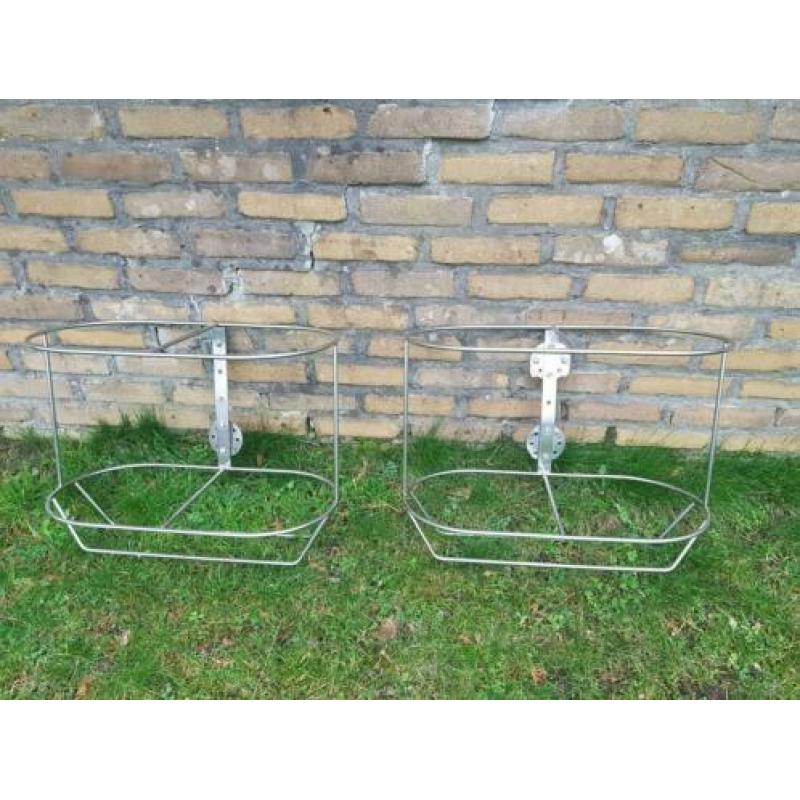 2 Fenderhouders / stootwilhouders