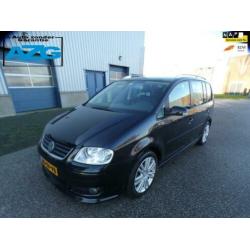 Volkswagen Touran 2.0 TDI Highline / AUTOMAAT / CLIMA / PANO