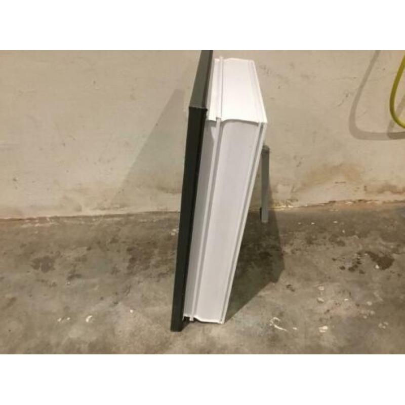 Kunststof valraam kleur Quartz grijs