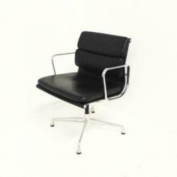 Vitra Soft Pad EA 208 Design Stoelen, Zwart Leer, Draaibaar