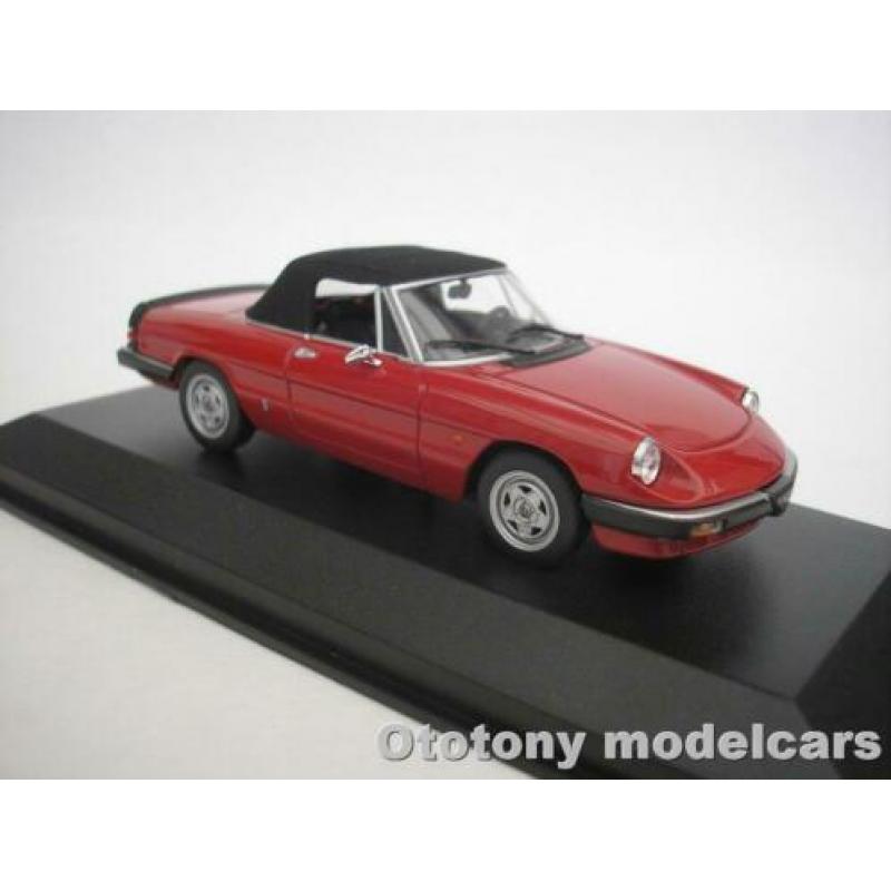 Alfa Romeo Spider 1983 Rood 1/43 Maxichamps