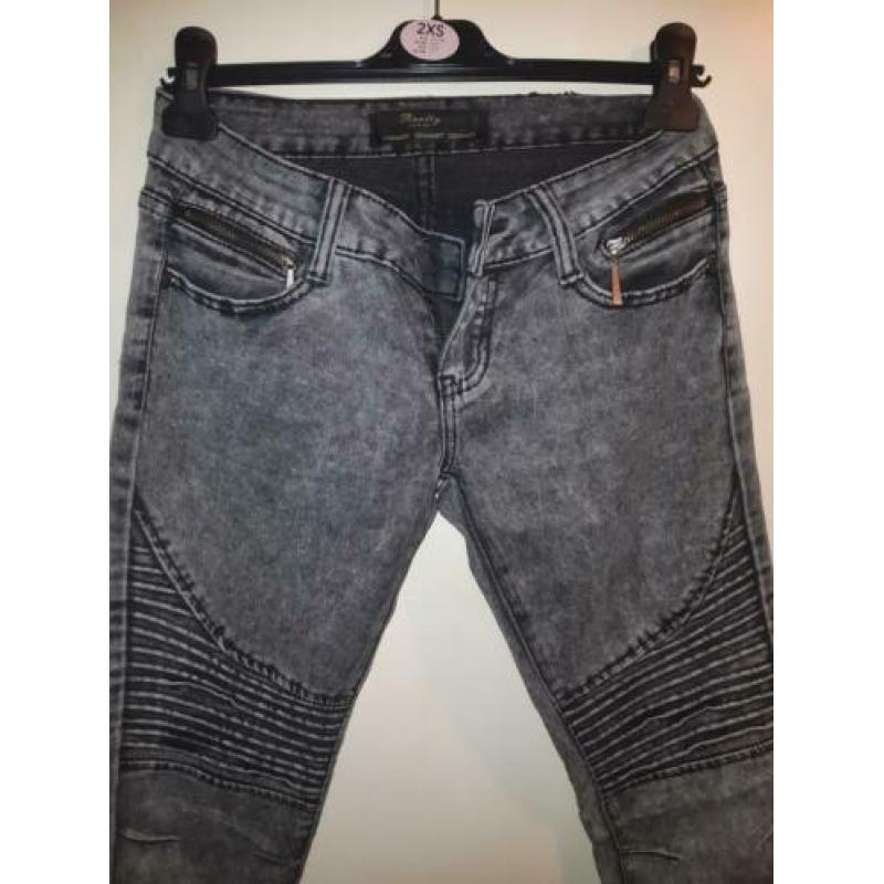 Leuke grijze broek