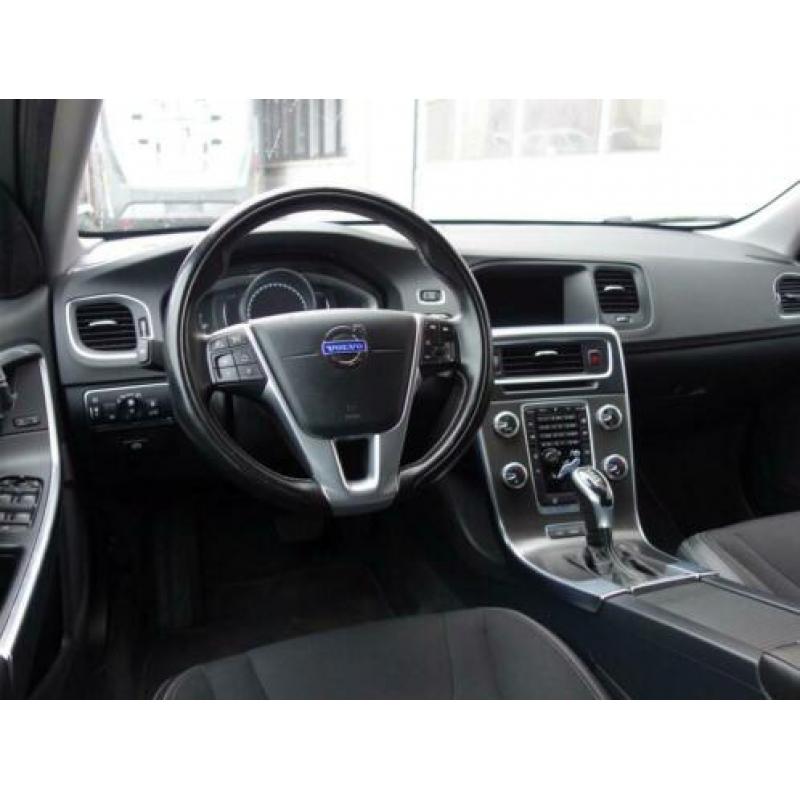 Volvo V60 2.4 D6 215pk AWD Navi Stoelverw Trekh-Afn Clima 17