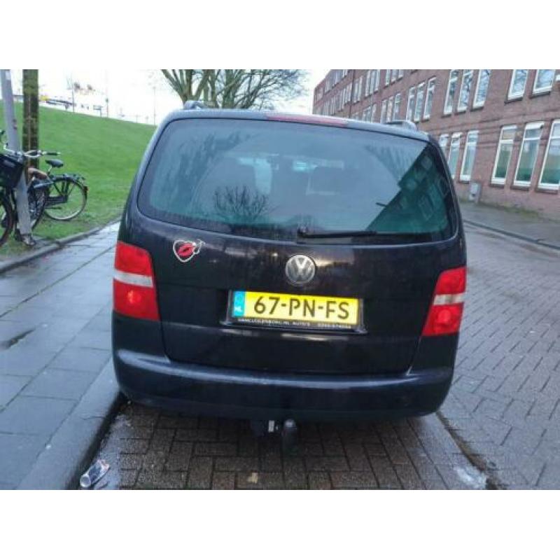 Volkswagen Touran 1.6 85KW 2004 Zwart