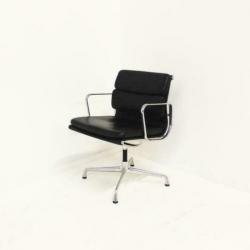 Vitra Soft Pad EA 208 Design Stoelen, Zwart Leer, Draaibaar