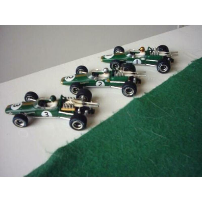 3 X BRABHAM BT 24 in schaal 1:43 van QUARTO.