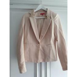 Nude kleur blazer. Maat 38