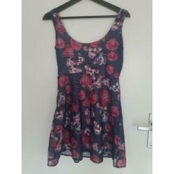 Zomerjurk met bloemenmotief maat S