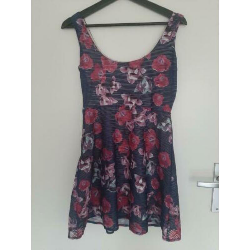 Zomerjurk met bloemenmotief maat S