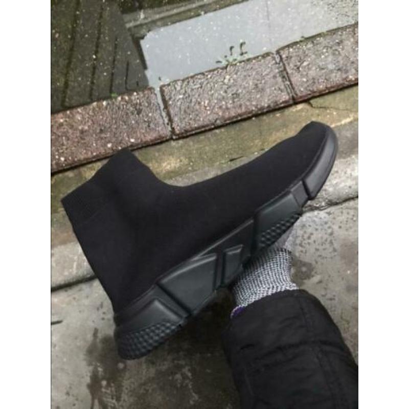 Balenciaga Black on Black Maat 42