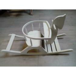 Houten hobbelpaard wit