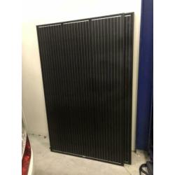 2nieuwe zonnepanelen 99-1.655 cm 295 wat per stuk