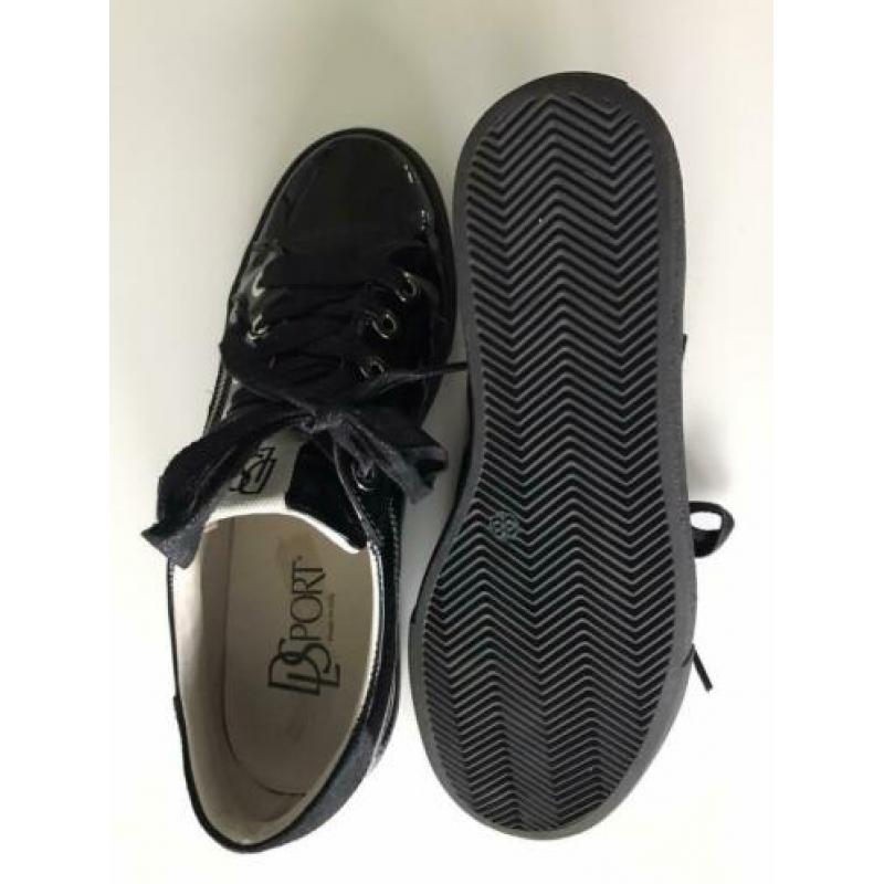 DL SPORT sneakers maat 38 zwart lak in nieuwstaat