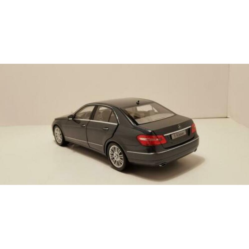 MiniChamps Mercedes-Benz E-klasse 2009 1:18
