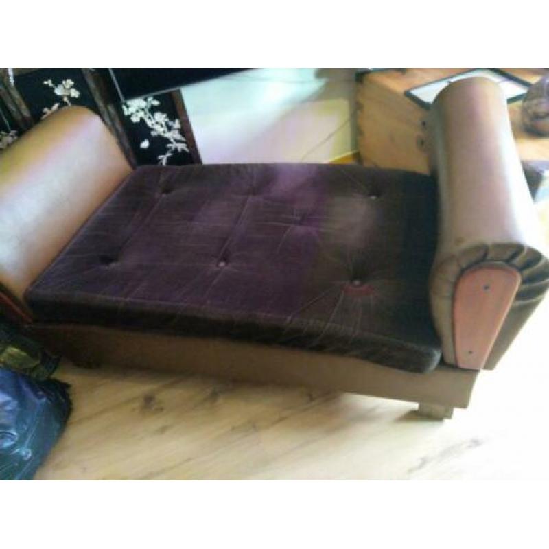 Antiek en ruim 130 jaar oude, aparte frans bankje/sofa annex